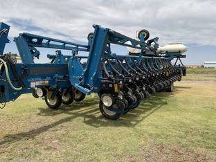 2009 Kinze 3800