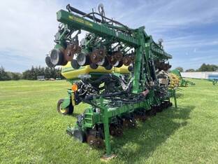 2013 John Deere 1720 CCS