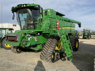 2023 John Deere S790