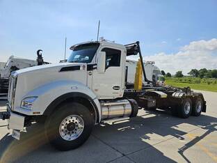 2025 Kenworth T880