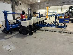 2024 Kinze 3505