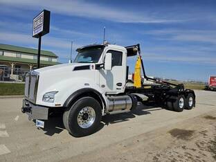 2025 Kenworth T880