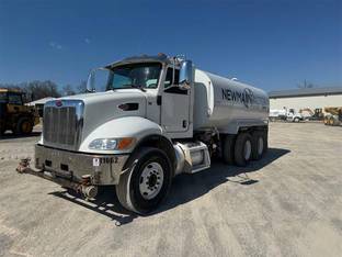 2022 Peterbilt 348