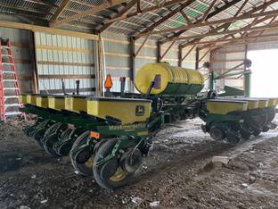 1999 John Deere 1770