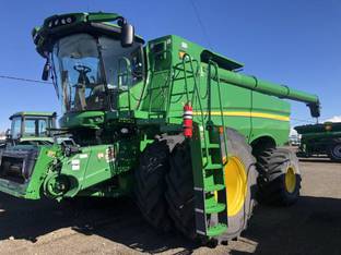 2023 John Deere S780