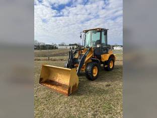 2016 John Deere 244K