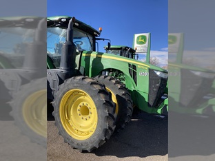 2015 John Deere 8270R