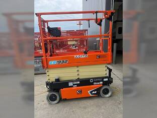 2024 JLG ES1932