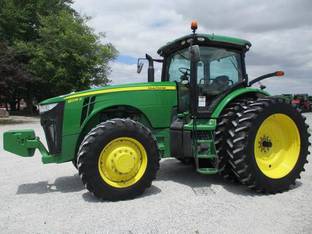 2012 John Deere 8235R
