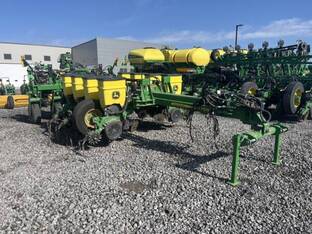 2017 John Deere 1775NT