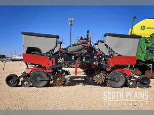 2022 Case IH 1235