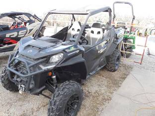 2023 can-am COMMANDER XT 700