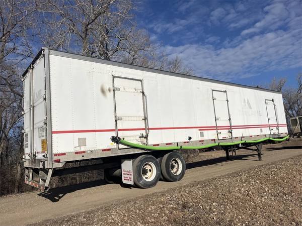 2011 Utility 48 FOOT