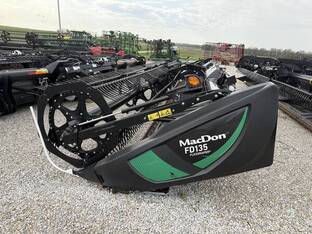 2018 MacDon Industries FD135
