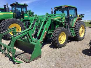 2011 John Deere 7330