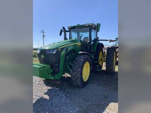 2022 John Deere 8R 310