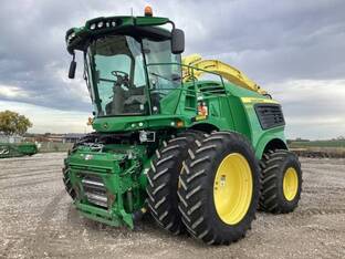 2022 John Deere 9800