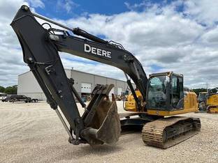 2019 John Deere 210G LC