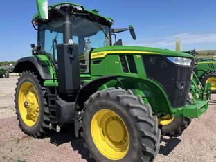 2022 John Deere 7R 210