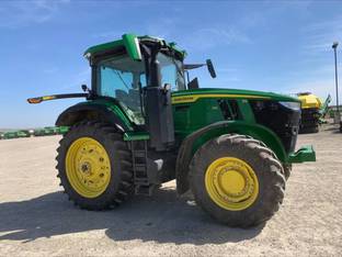 2022 John Deere 7R 210