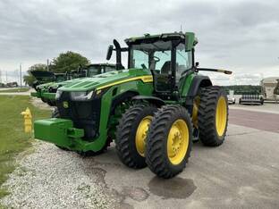 2023 John Deere 8R 250