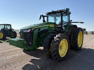 2022 John Deere 8R 370