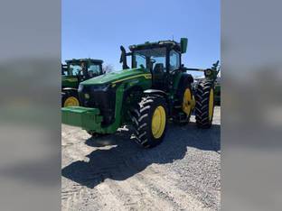 2022 John Deere 8R 310