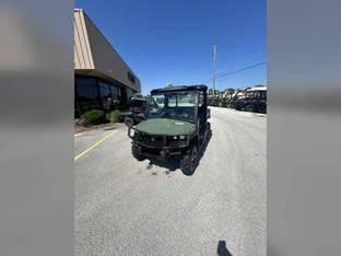 2023 John Deere GATOR XUV 835M