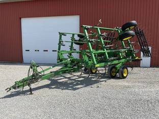 2008 John Deere 2210