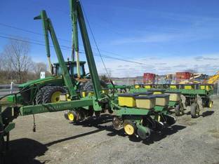 John Deere 7000