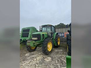 2010 John Deere 7130