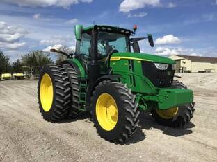 2022 John Deere 6R 230