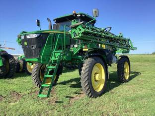 2021 John Deere R4044