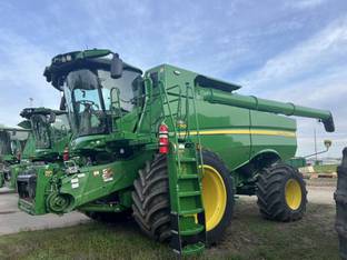 2023 John Deere S790