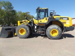 2016 Komatsu WA380-8