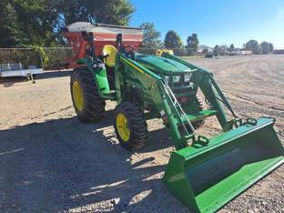 2017 John Deere 4052R