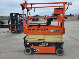 2024 JLG ES1932