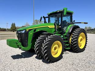 2022 John Deere 8R 370