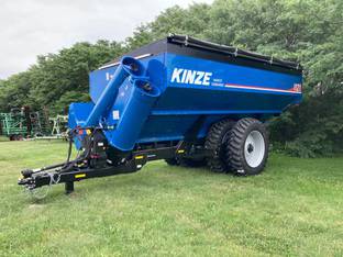 2024 Kinze 1121 Row Crop Grain Cart