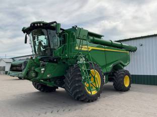 2023 John Deere X9 1000
