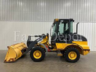 2016 John Deere 244K