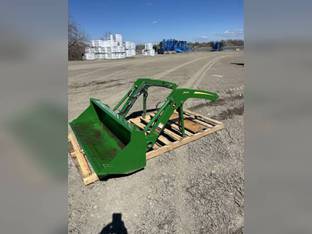 John Deere 300E Loader