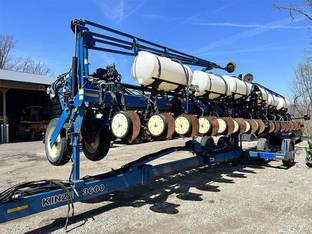 2002 Kinze 3600