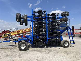 2024 New Holland P2185