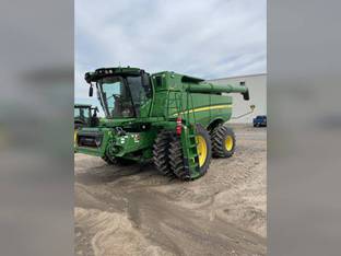 2023 John Deere S780