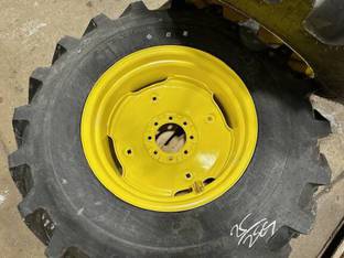 2023 John Deere 4052M