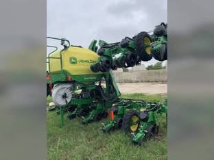 2023 John Deere 1725 CCS