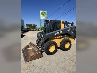 2017 John Deere 330G