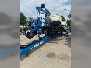 2024 Kinze 3605