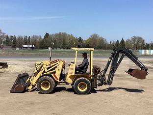 1987 New Holland LB620